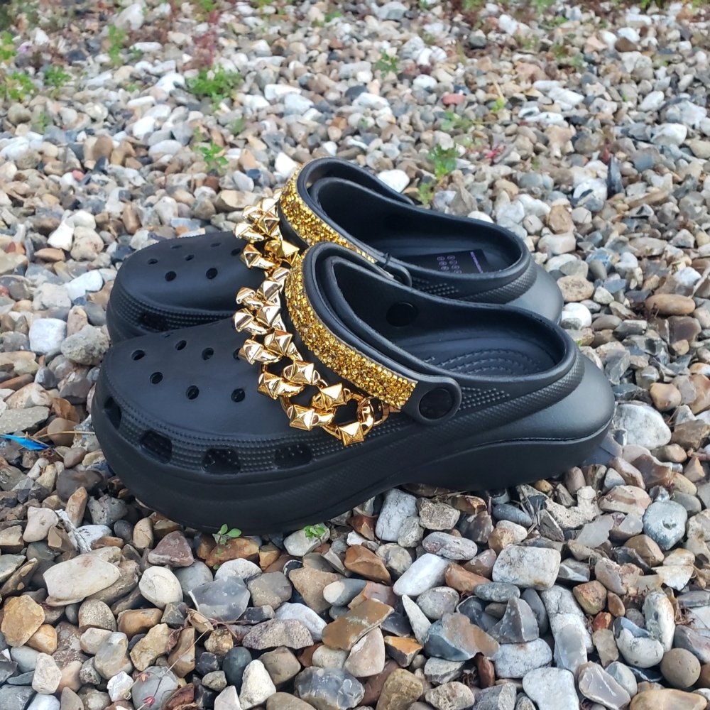 𝐆𝐎𝐋𝐃𝐄𝐍 𝐂𝐇𝐀𝐈𝐍𝐄𝐃