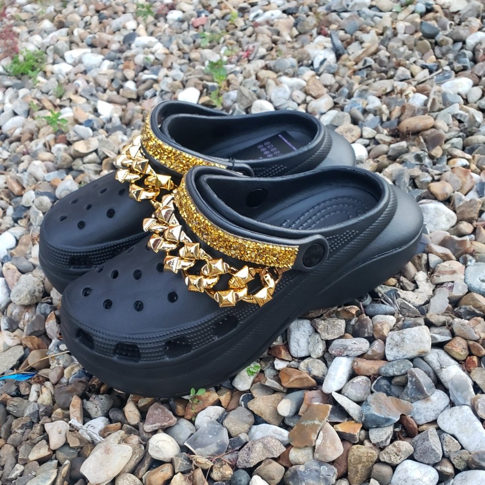 𝐆𝐎𝐋𝐃𝐄𝐍 𝐂𝐇𝐀𝐈𝐍𝐄𝐃